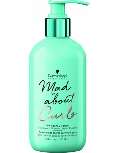 Mad About Curls mazputojošs attīrīšanas līdzeklis sprogainiem matiem 300ml